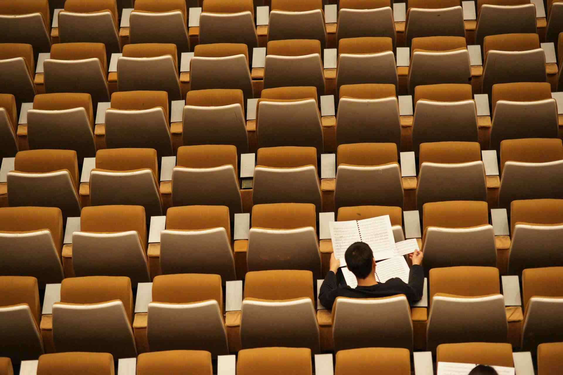 Top 10 des écoles de commerce accessibles sans concours pour les internationaux